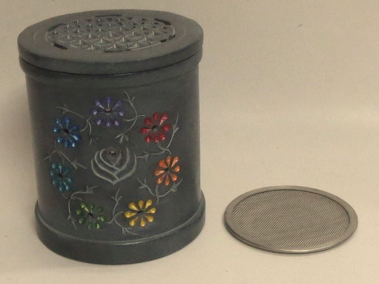 Räucherofen Speckstein Chakrafarbenblumen mit Deckel Blume des Lebens 8x9.5cm INDIEN